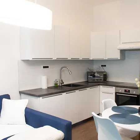 Fantabulous Downtown Abode W King Bed, 65