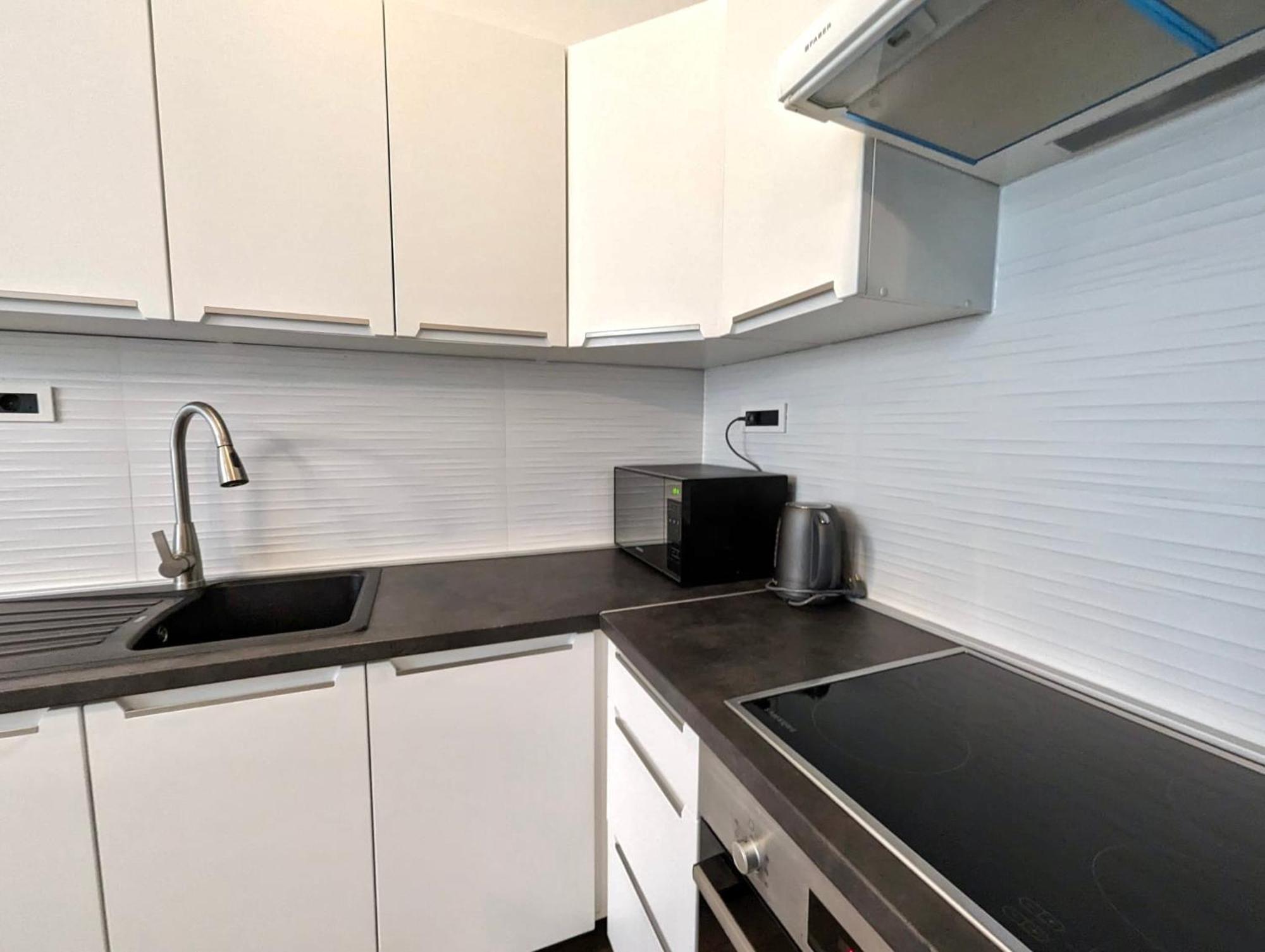 Fantabulous Downtown Abode W King Bed, 65
