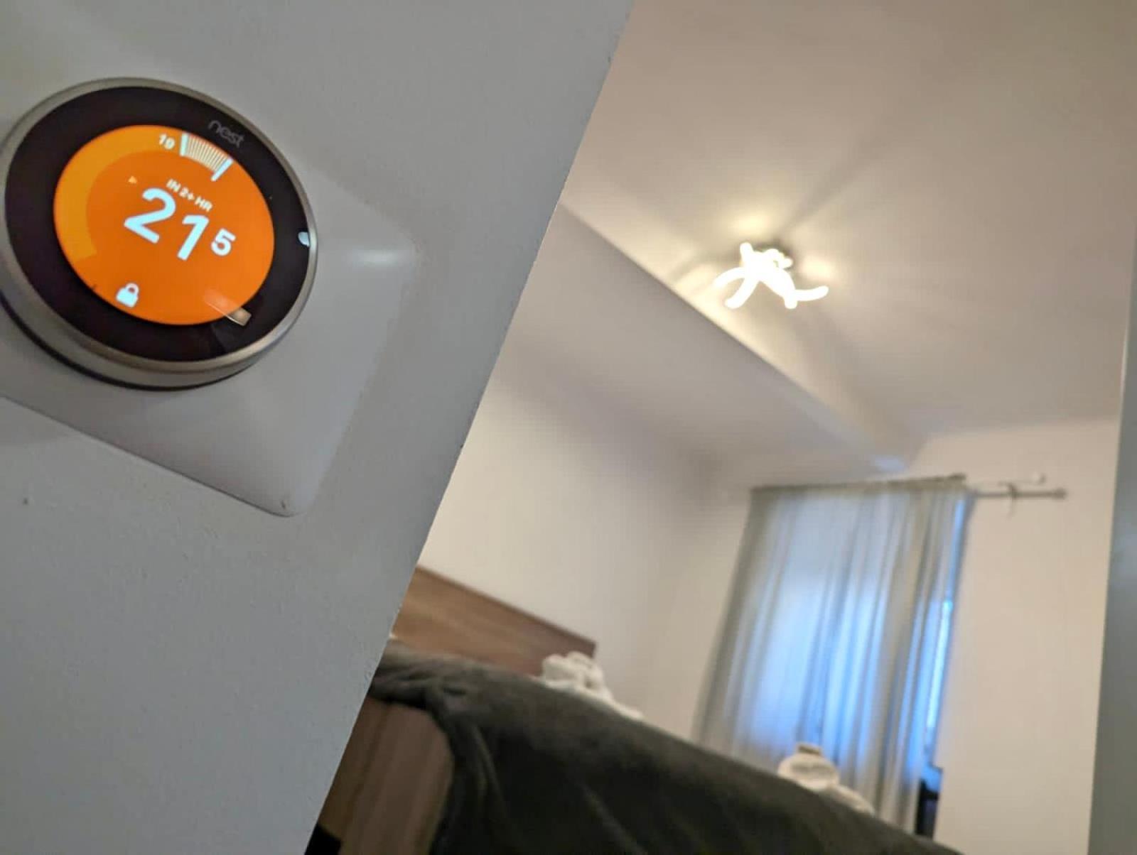Fantabulous Downtown Abode W King Bed, 65