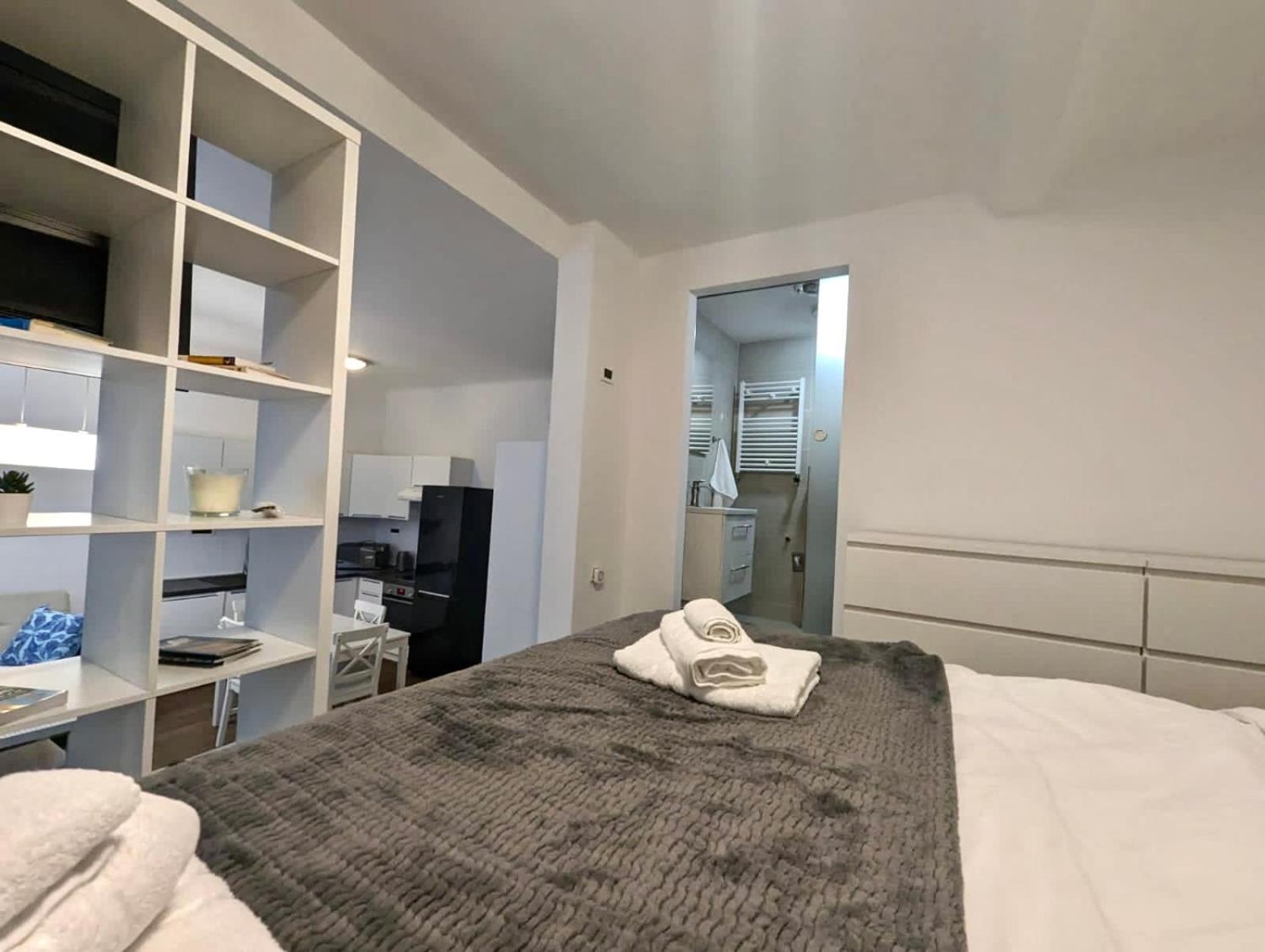 Apartma Fantabulous Downtown Abode W King Bed, 65