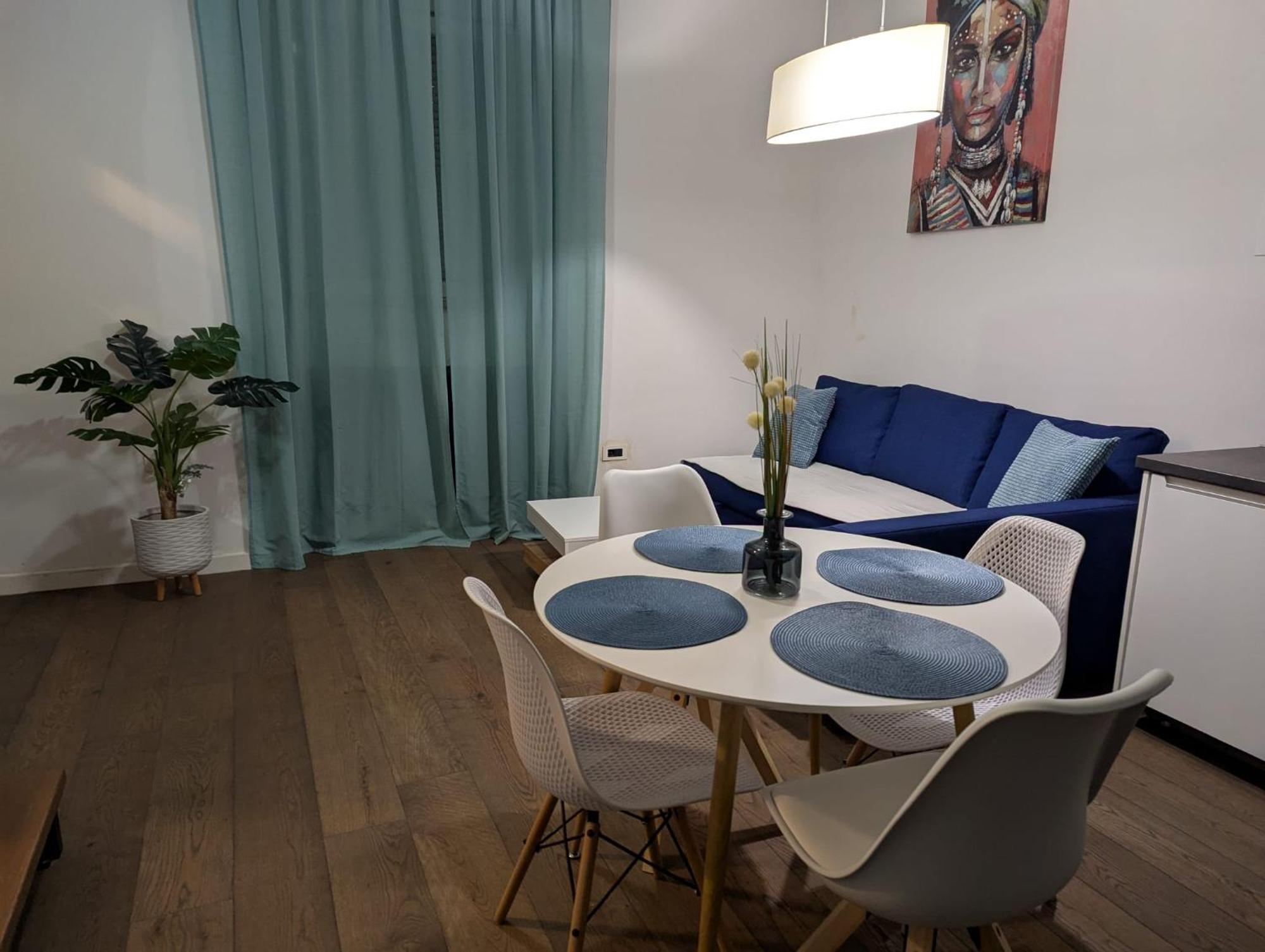 Fantabulous Downtown Abode W King Bed, 65