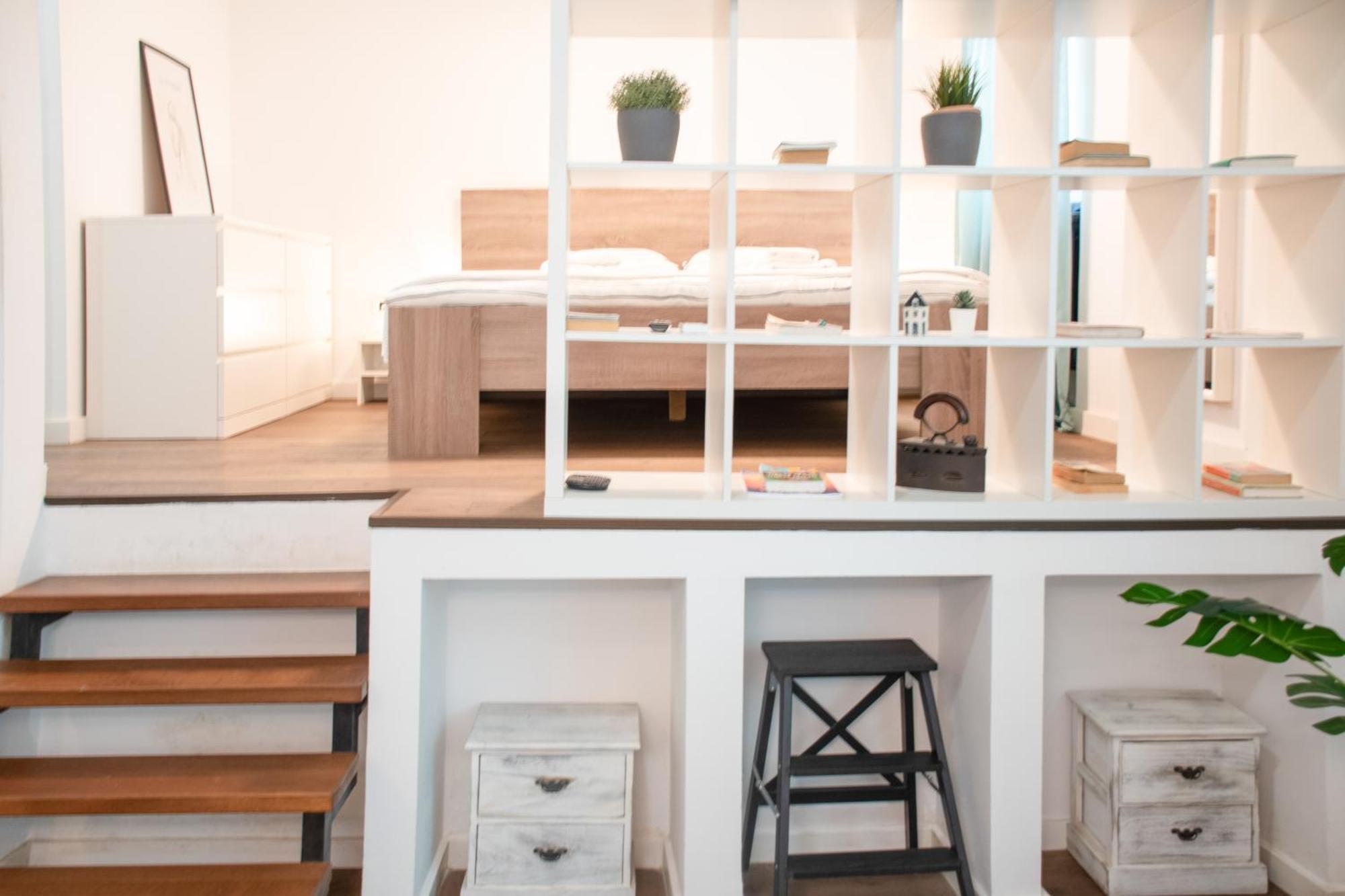 Fantabulous Downtown Abode W King Bed, 65